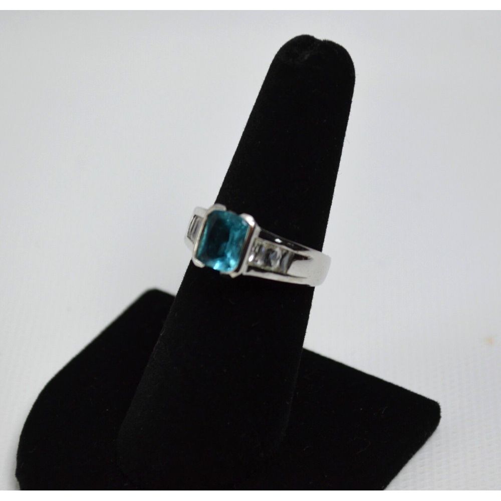 Vtg Avon Silver‎ Tone Ring Size 6.5 w/ Blue Center Rhinestone Clear Rhinestones